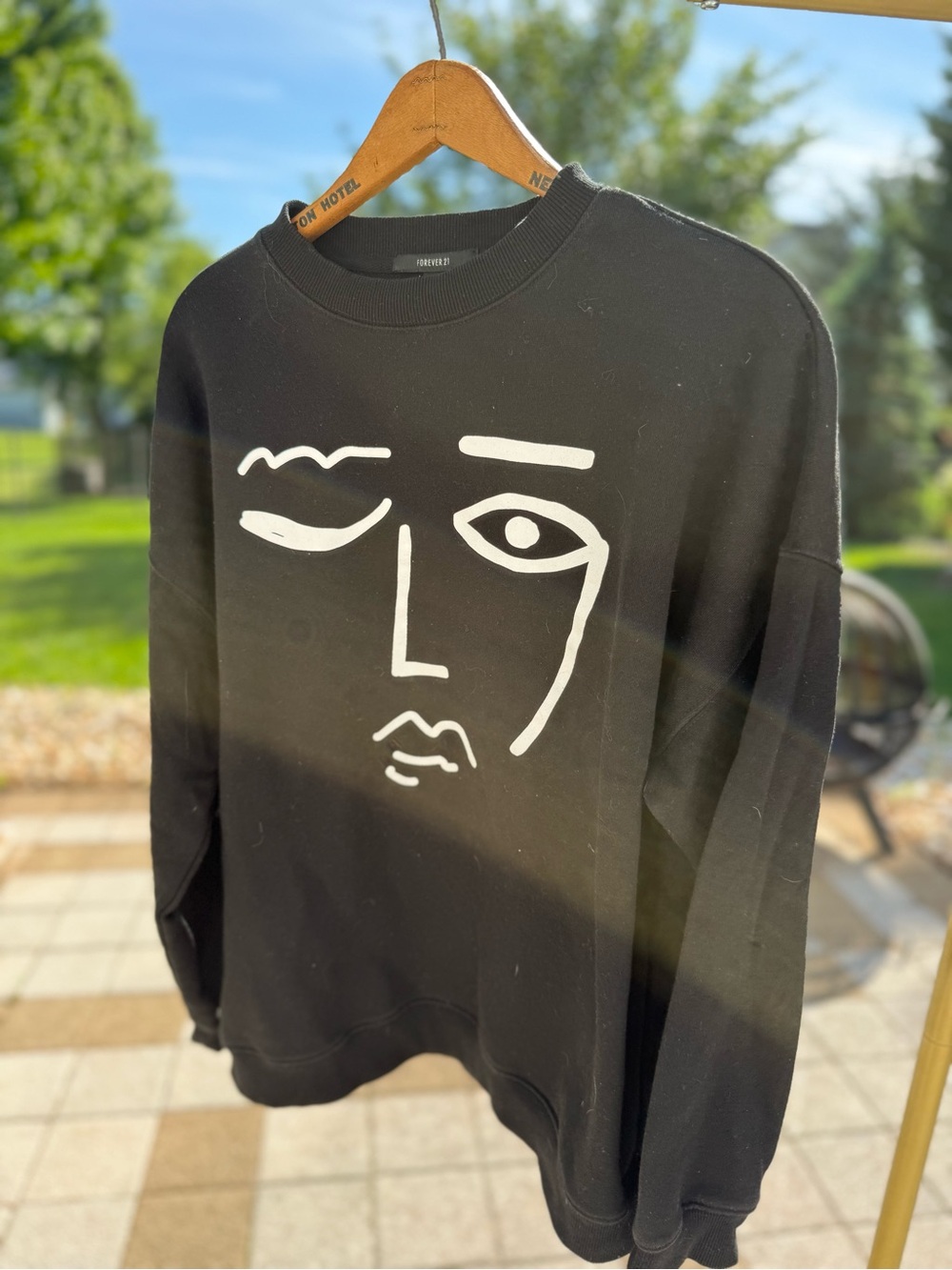 Forever 21 Black Graphic Crewneck Sweatshirt
